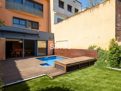 Terraced house in Calle de Santa Perpètua, Vila de Gràcia, Barcelona