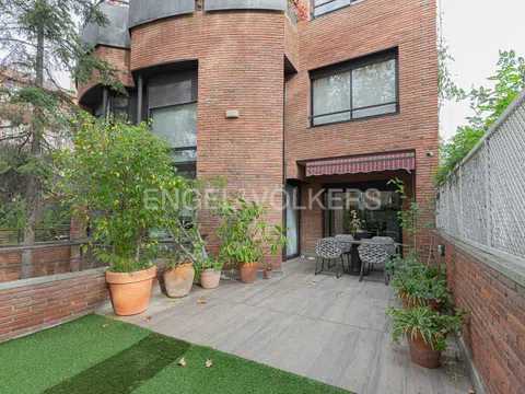 Semi-detached house in Horta, Barcelona