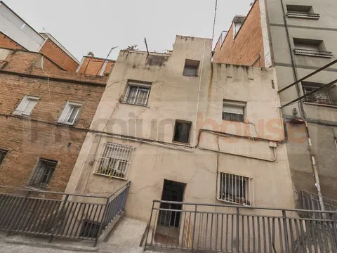 Flat / apartment in Calle de Sigüenza, El Carmel, Barcelona