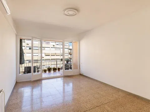 Flat / apartment in Calle de Guitard, Les Corts, Barcelona
