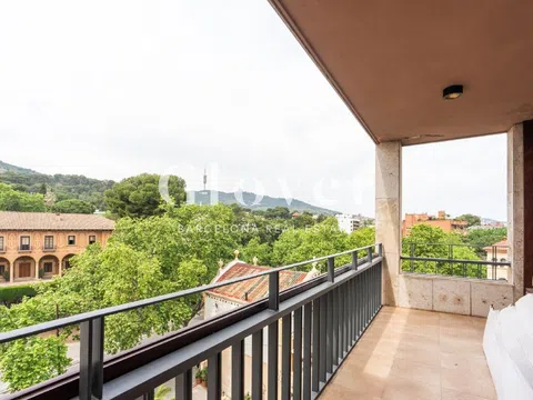 Flat / apartment in Calle del Bisbe Català, Pedralbes, Barcelona