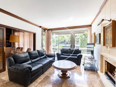 Flat / apartment in Calle del Doctor Ferran, Pedralbes, Barcelona
