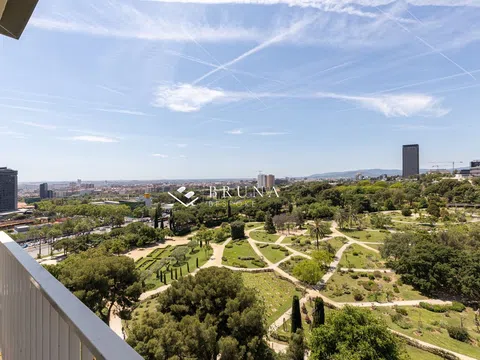 Penthouse in Calle de Manuel Ballbè, Pedralbes, Barcelona