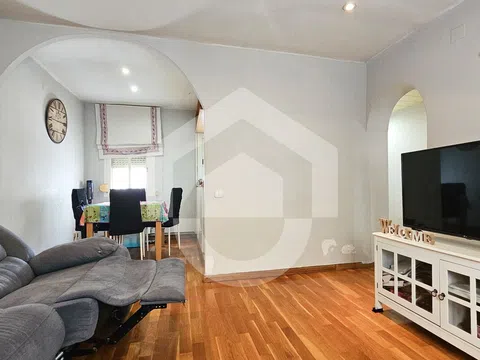 Flat / apartment in La Prosperitat, Barcelona