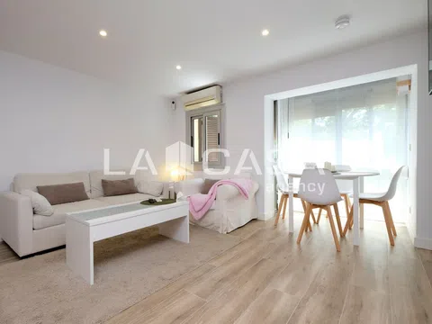 Flat / apartment in Calle d'Empúries, La Trinitat Nova, Barcelona