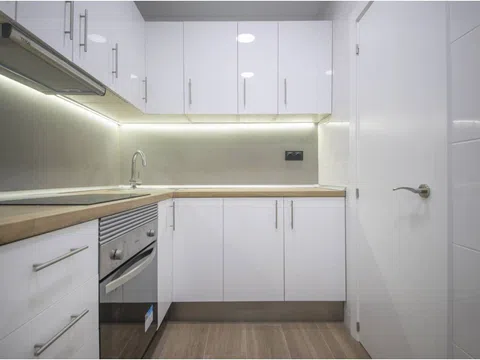 Flat / apartment in Calle d'Escòcia, 9, Vilapicina i la Torre Llobeta, Barcelona