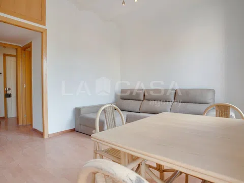 Flat / apartment in Calle del dos de Maig, El Camp de l'Arpa del Clot, Barcelona