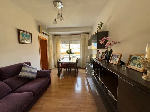 Flat / apartment in Calle de Coll i Vehí, El Camp de l'Arpa del Clot, Barcelona