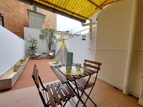 Flat / apartment in Calle de Sants, Sants, Barcelona