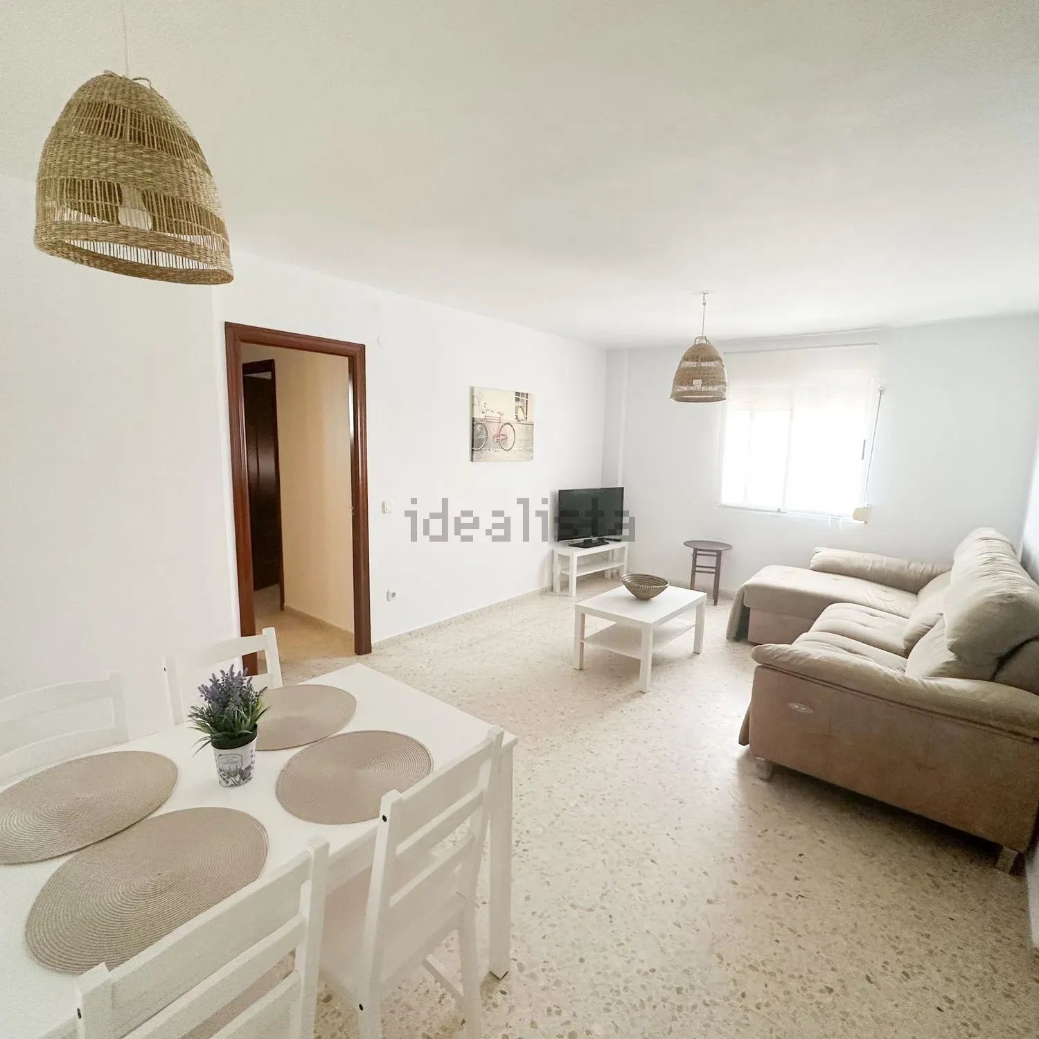 Flat / apartment in Calle Adelfa, Cortadura - Zona Franca, Cádiz