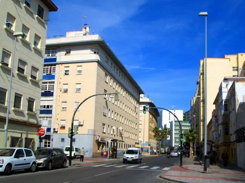 Flat / apartment in La Paz - Segunda Aguada - Loreto, Cádiz