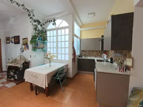 Flat / apartment in Calle Robles, La Caleta - La Viña, Cádiz