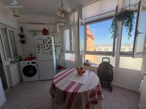 Flat / apartment in Zona Bahía Blanca, Cádiz