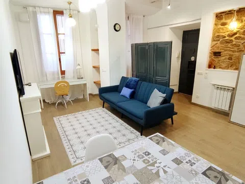 Flat / apartment in Calle Nou del Teatre, Barri Vell, Girona