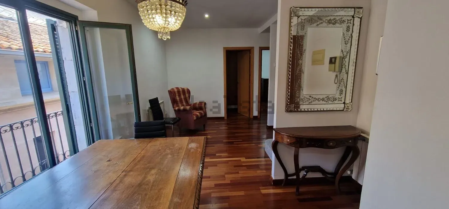 Duplex in CL Ferreries Velles, Barri Vell, Girona