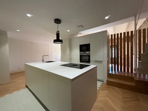 Penthouse in Plaza del Vi, Barri Vell, Girona