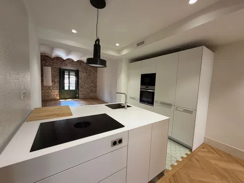 Duplex in Plaza del Vi, 7, Barri Vell, Girona