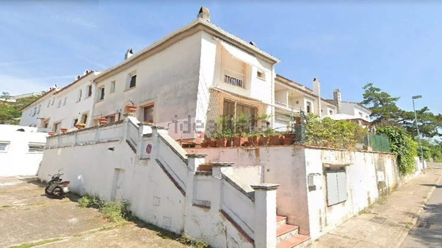 Semi-detached house in Calle Francesc Macià, Montjuïc, Girona