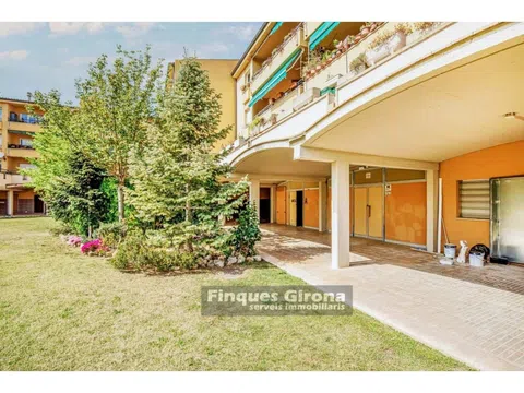 Flat / apartment in Calle Francesc Mateu, Montjuïc, Girona