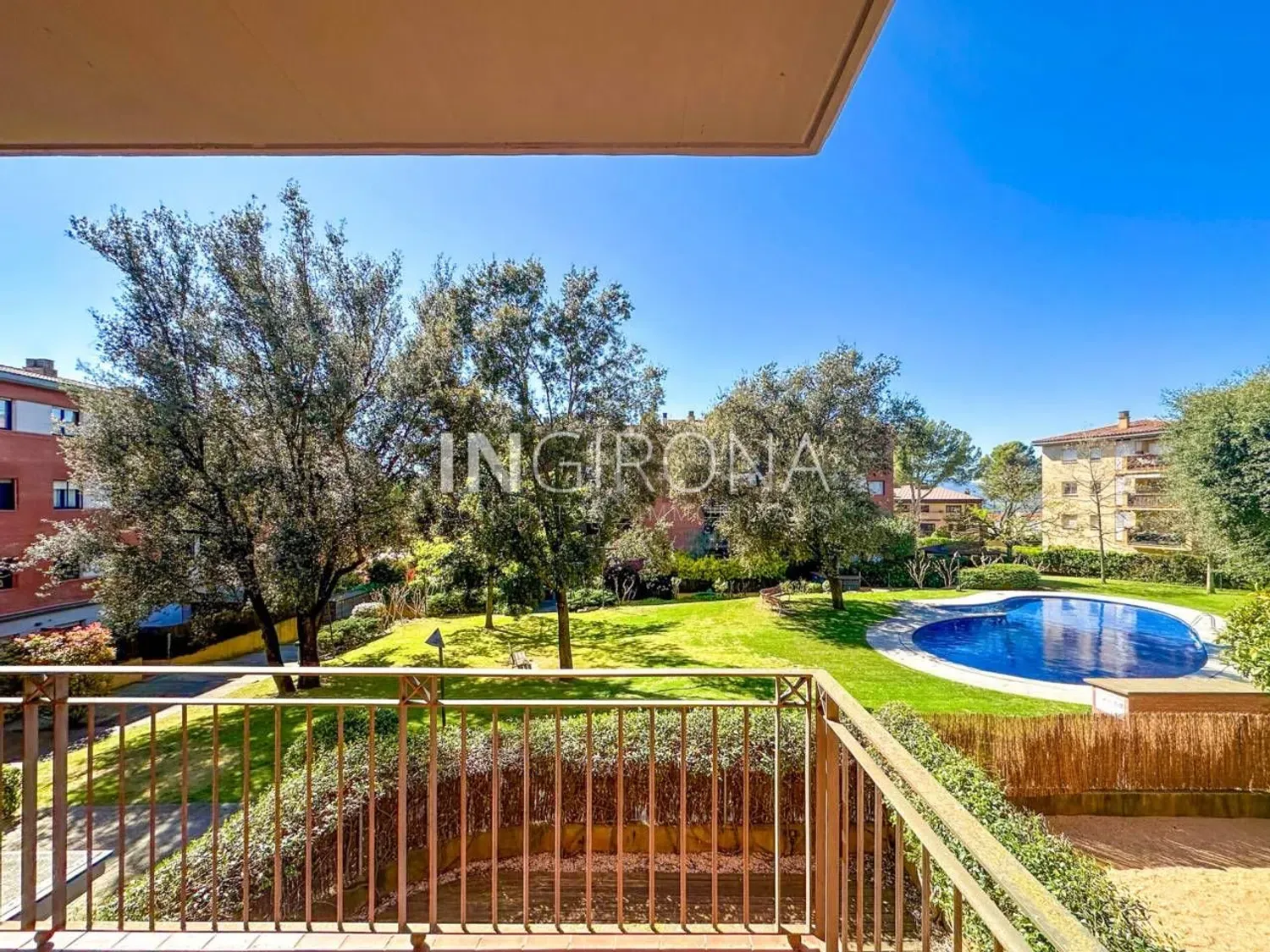 Flat / apartment in Calle Bellpuig, Montjuïc, Girona