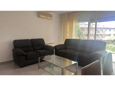 Flat / apartment in Calle Laureà Dalmau i Pla, Montjuïc, Girona