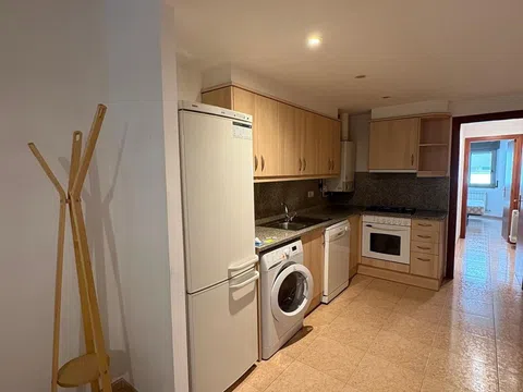 Flat / apartment in Calle de Palafrugell, Montjuïc, Girona