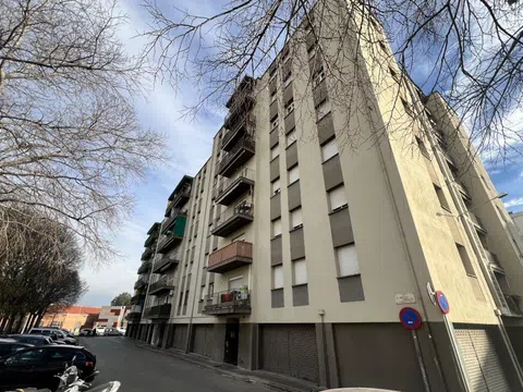 Flat / apartment in Calle del Doctor Santiago Sobrequés, Sant Narcís, Girona