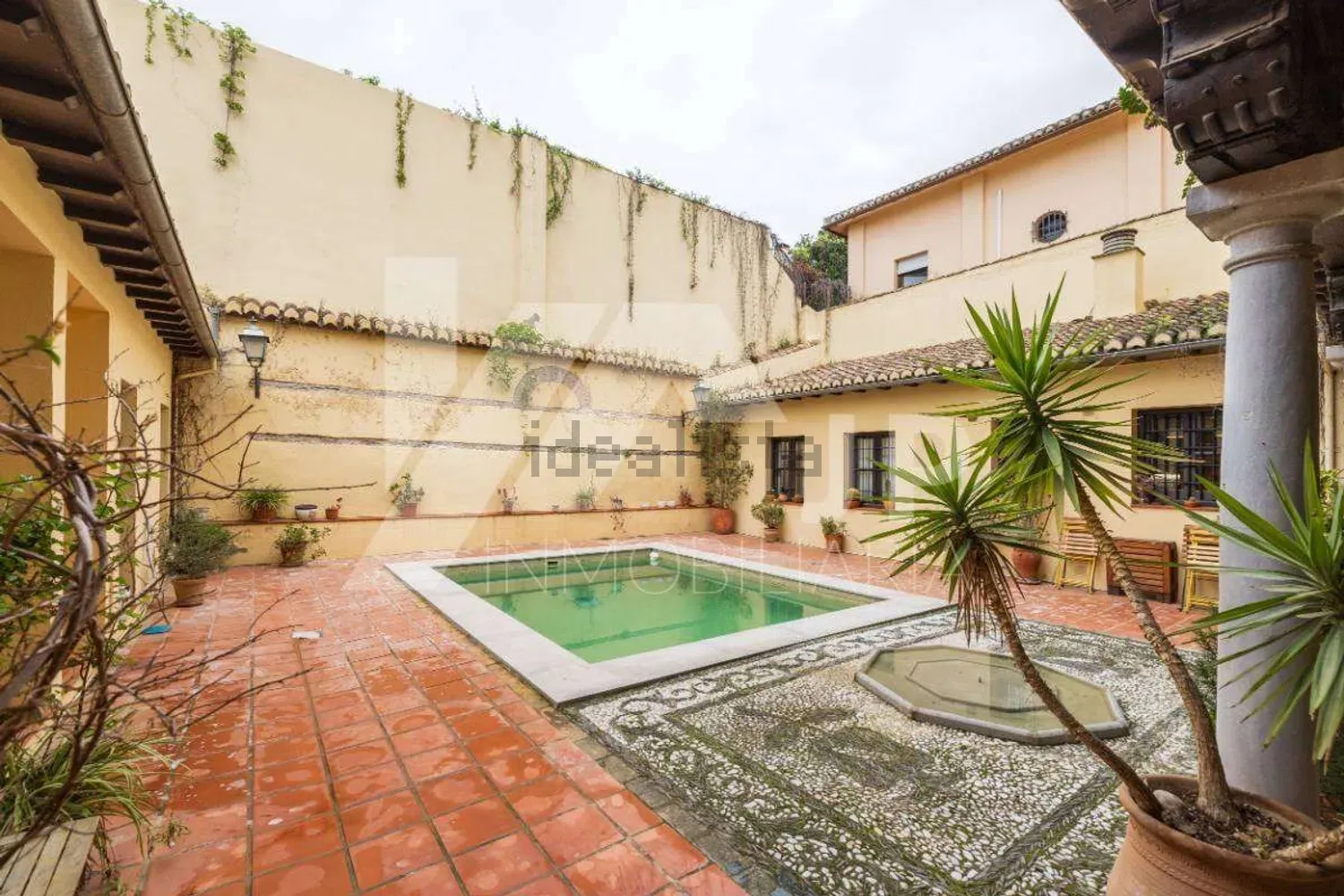 Duplex in Calle Horno del Vidrio, Albaicín, Granada