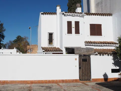Terraced house in Urbanización Cármenes de la Muralla, 48, Albaicín, Granada