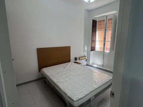 Flat / apartment in Puerta Real de España, Recogidas, Granada