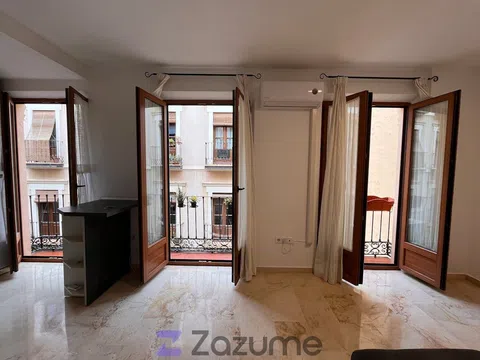 Flat / apartment in Calle San Jerónimo, Catedral, Granada