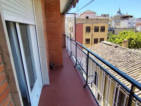 Flat / apartment in Calle Almona de San Juan de Dios, Gran Capitán, Granada