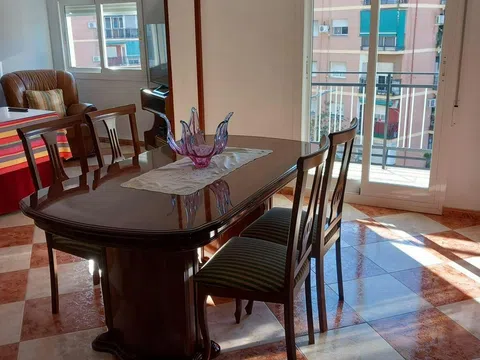 Flat / apartment in Calle Reina, La Chana, Granada