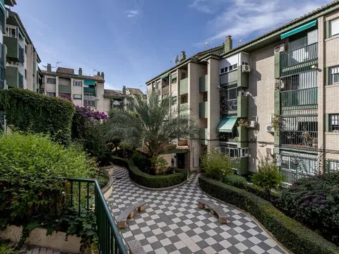 Flat / apartment in Calle Matilde Cantos, 20, Parque Nueva Granada, Granada
