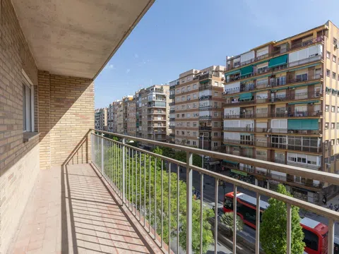 Flat / apartment in Calle José Recuerda, Ronda - Arabial, Granada
