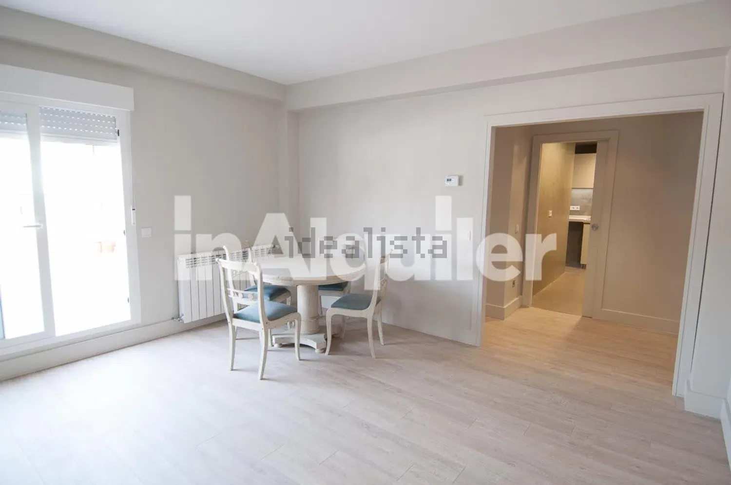 Flat / apartment in Calle del Balandro, Alameda de Osuna, Madrid