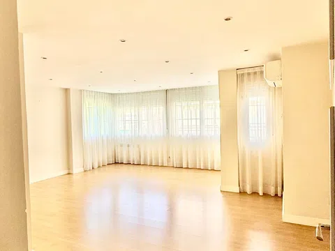 Flat / apartment in Calle Batel, 2, Alameda de Osuna, Madrid