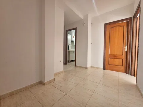Flat / apartment in Calle de la Hermandad, Abrantes, Madrid