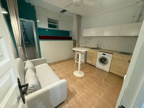 Studio in Calle de Santa Engracia, 98, Almagro, Madrid