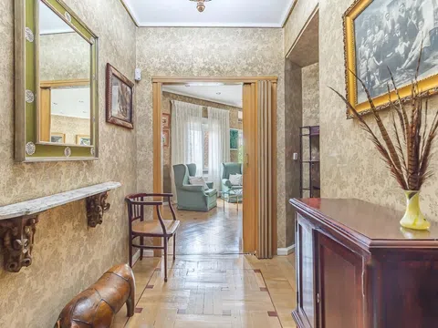 Property in Chamberi