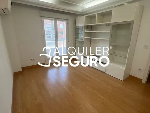 Flat / apartment in Calle Alcalá, Quintana, Madrid