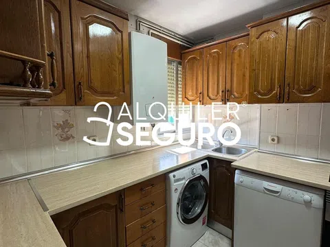 Flat / apartment in Calle de José Arcones Gil, Pueblo Nuevo, Madrid