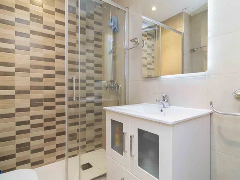 Flat / apartment in Calle del Jazmín, 43, Costillares, Madrid