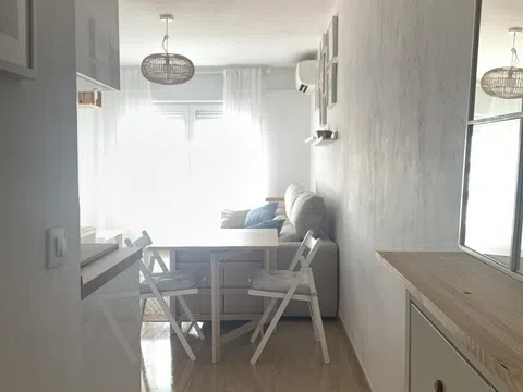Flat / apartment in Calle de la Isla de Arosa, Peñagrande, Madrid