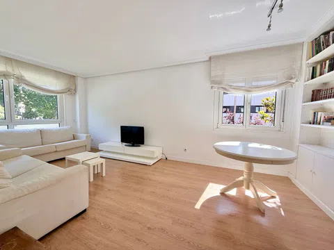 Flat / apartment in Calle Joaquín Fernández Leiva, Canillas, Madrid