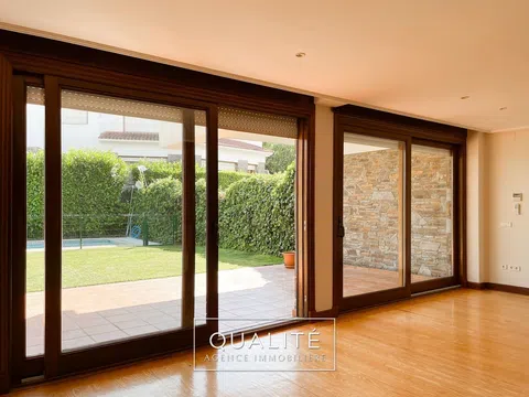 Semi-detached house in Calle de Machaquito, Conde Orgaz-Piovera, Madrid