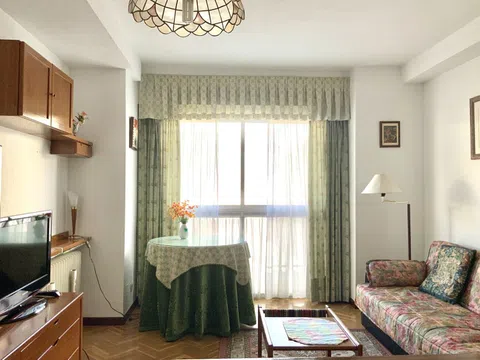 Flat / apartment in Calle Andrés Obispo, Canillas, Madrid