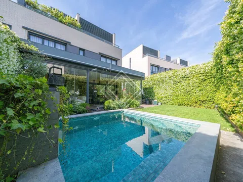Semi-detached house in Valdemarín, Madrid