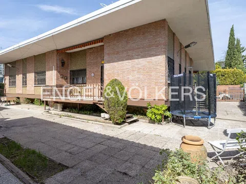 Detached house in El Plantío, Madrid