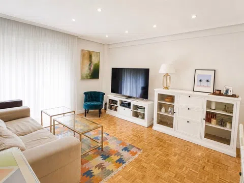 Flat / apartment in Calle Entre Arroyos, 11, Media Legua, Madrid